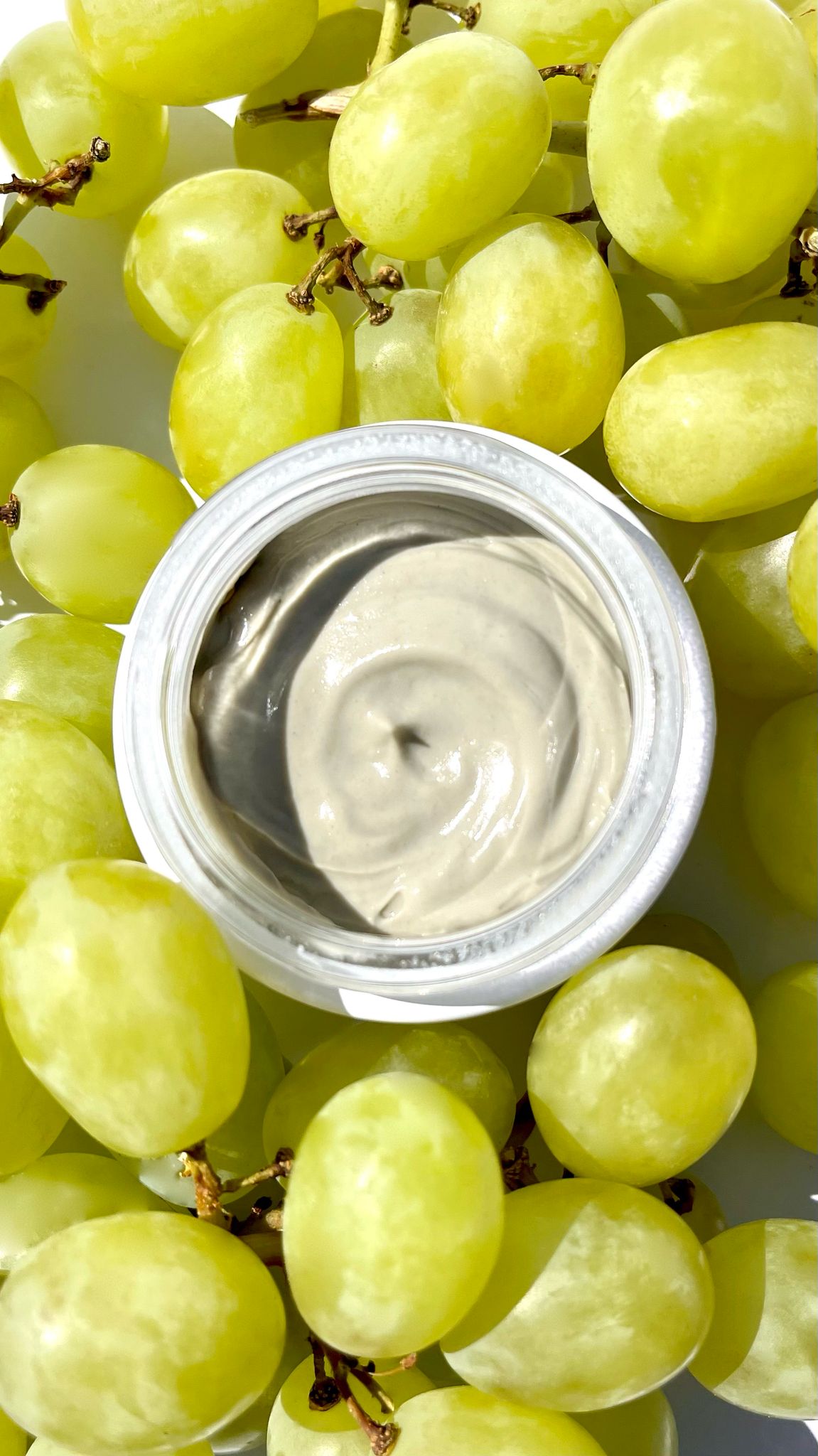 Mascarilla vitamina C a base de extractos de uva y vino de bodega de Manuel Aragón (Chiclana)